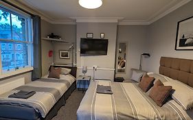Caversham Lodge